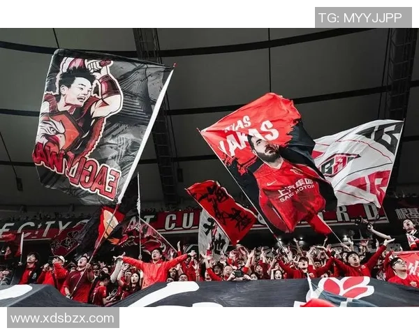 上海足球队团队协作引发热议球迷对战术配合与球员表现展开激烈讨论